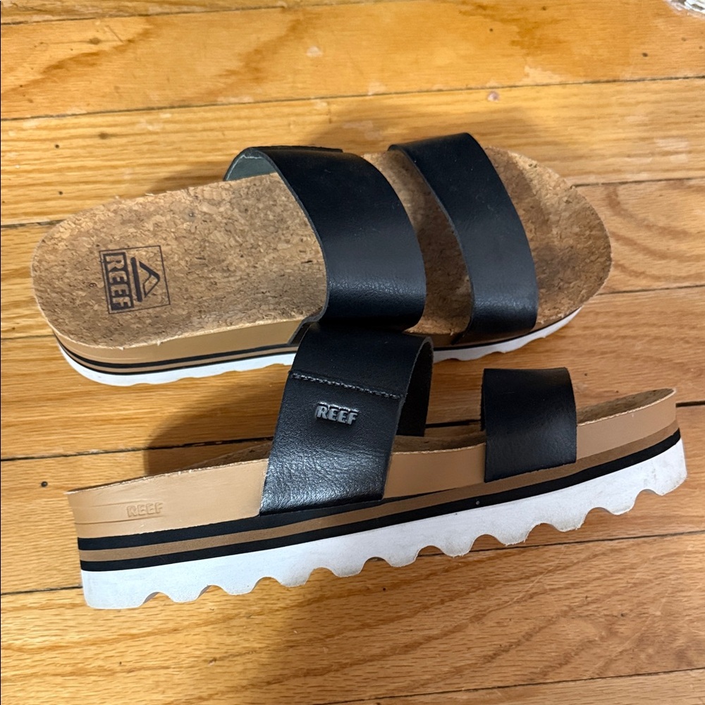 Reef Women's Black and Tan Slide Sandals